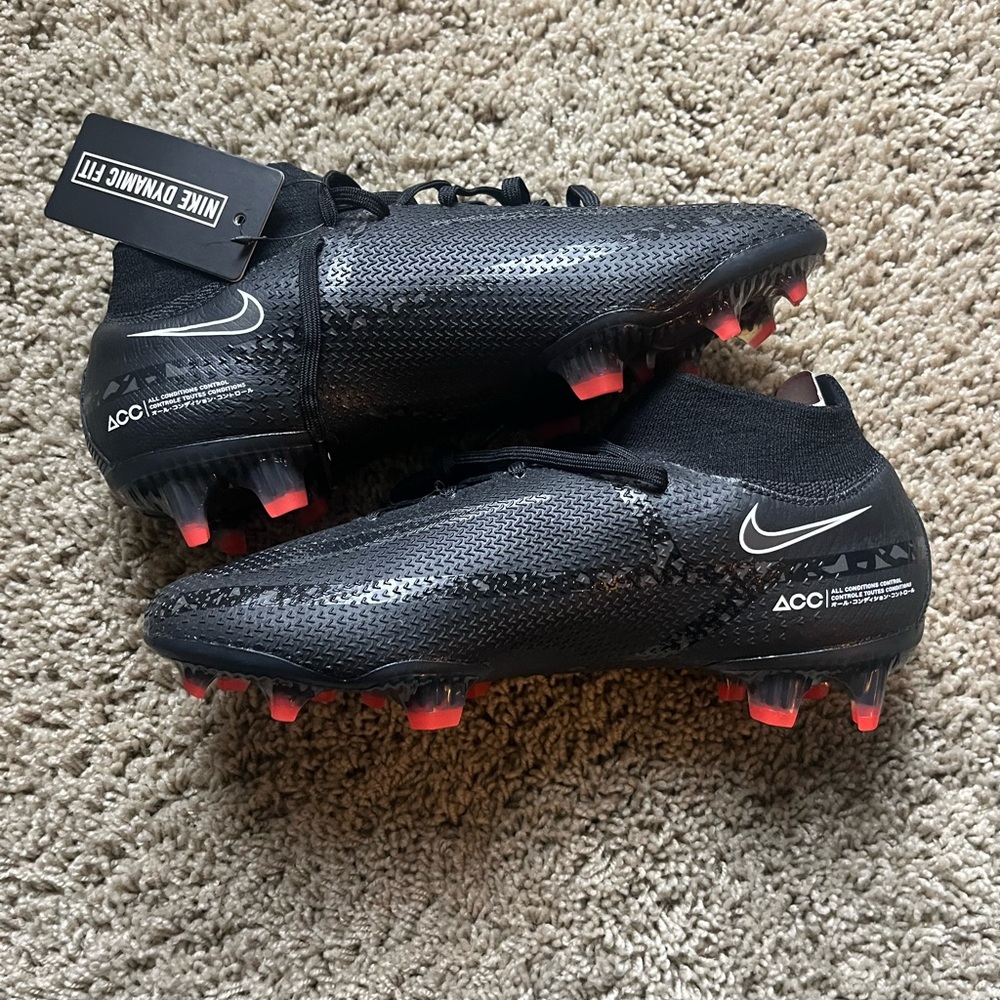 Nike Phantom GX soccer cleats, NWT never worn